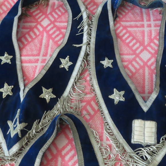 Antique Masonic Collar MFG By C.E. Ward Co. New London Ohio lot of 11 30s 40s - Picture 6 of 11